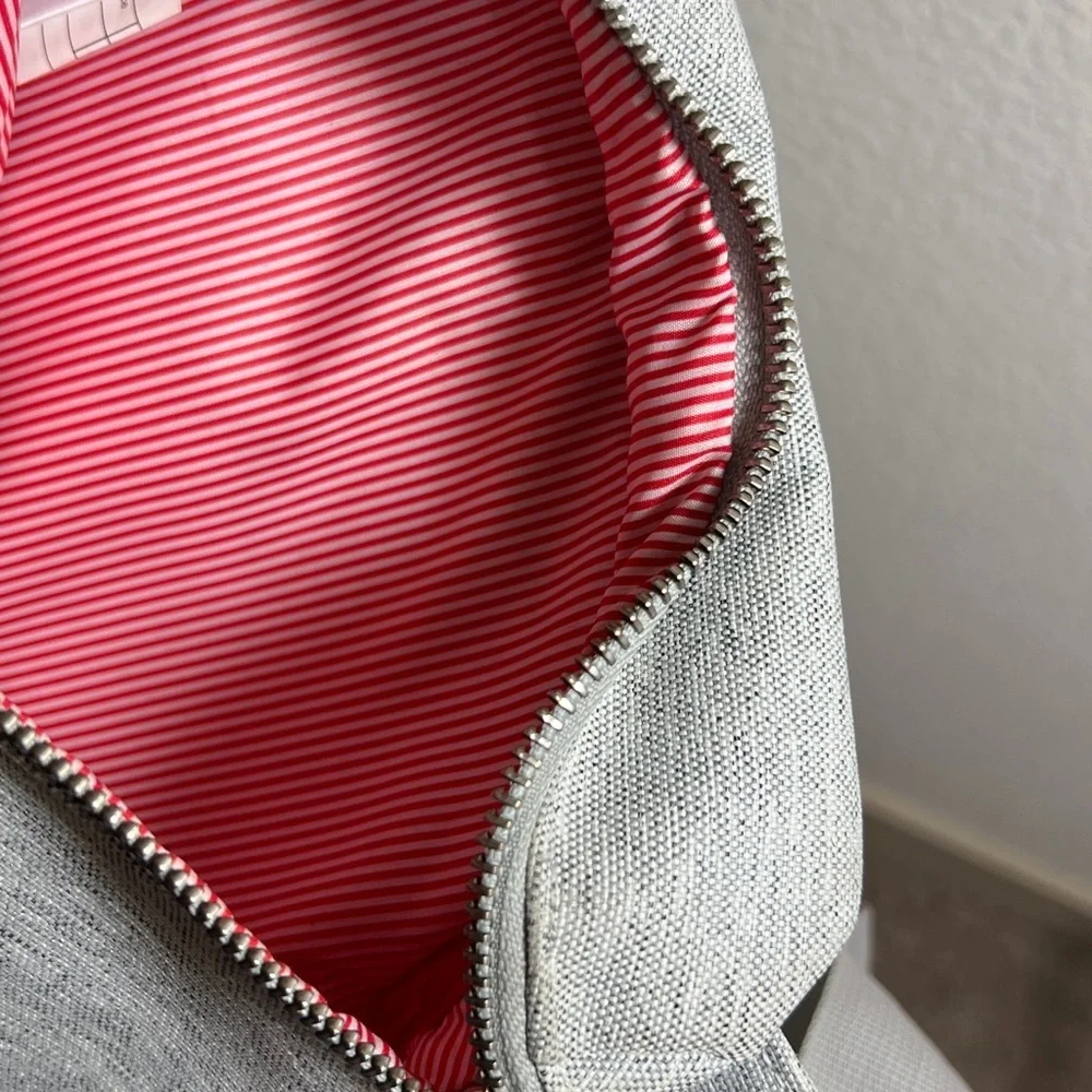 Herschel Supply Co. Retreat Sling Bag cross body fanny pack Gray Heather NWOT